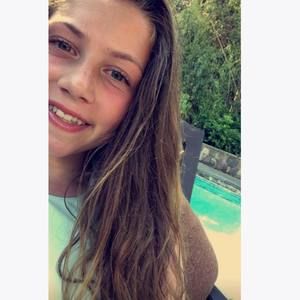 Meet your Posher, Ella